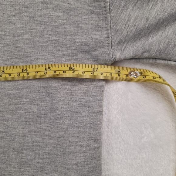 Peanuts Snoopy Women's Gray Snoopy on Doghouse Graphic Size S - Picture 4 of 5